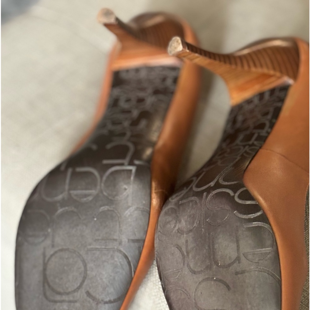 Brown pumps